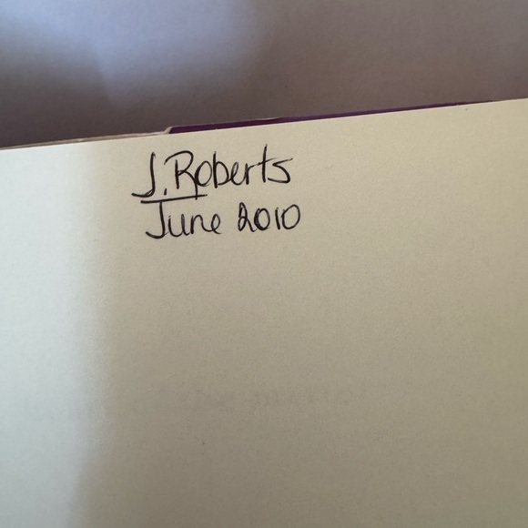 Emily Griffin’s Heart of the Matter HC Novel With Dust Jacket with Minimal Wear - Picture 7 of 9